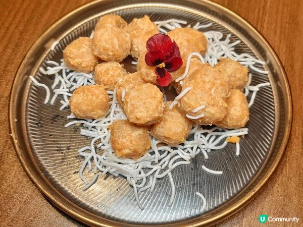 屬於 Lubuds 集團旗下的高級中菜廳《悅》，位於銅鑼灣時...