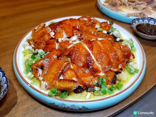 屬於 Lubuds 集團旗下的高級中菜廳《悅》，位於銅鑼灣時...