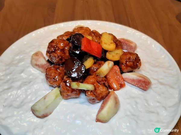 屬於 Lubuds 集團旗下的高級中菜廳《悅》，位於銅鑼灣時...