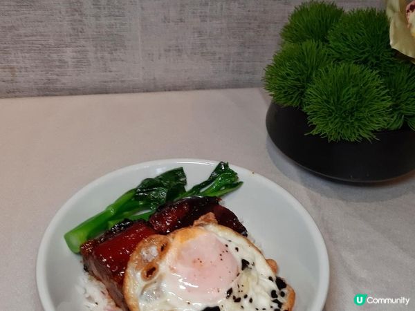 仍記得大概十年前，曾經在灣仔六國酒店攪過生日飯，感覺是一間實...