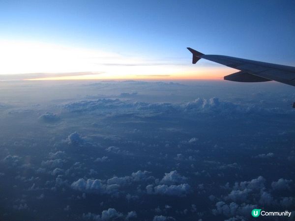 機艙內看到的晨曦最是美麗