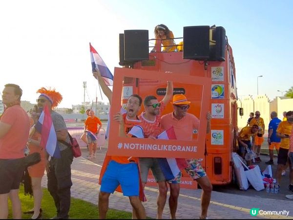 卡塔爾特集：荷蘭巴士巡遊 最熱血進場方式