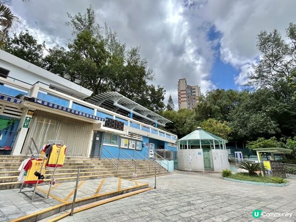 ［慢活半天］屯門｜容龍海鮮酒家 + 嘉道理碼頭 / 加多利灣 > 咖啡灣 > 黃金泳灘 + 黃金海岸商場