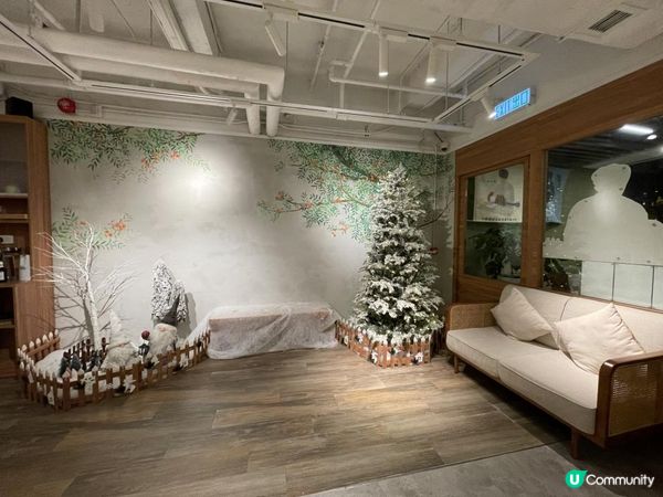 🦞 佐敦超寬廠木系咖啡店