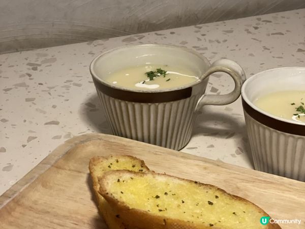 🦞 佐敦超寬廠木系咖啡店