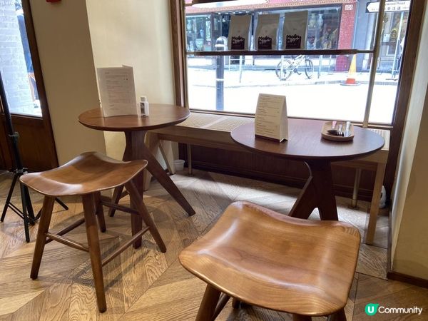 「唔可以錯過」嘅上環隱世咖啡店👍靚到好似日落🌄嘅薑黃Latte☕️鮮甜爽口嘅北極蝦開放式三文治