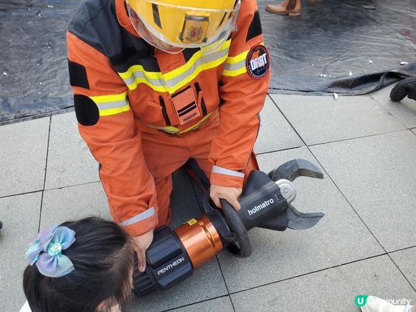 《東區消防安全嘉年華 ~ 消防哥哥操作工具示範》
