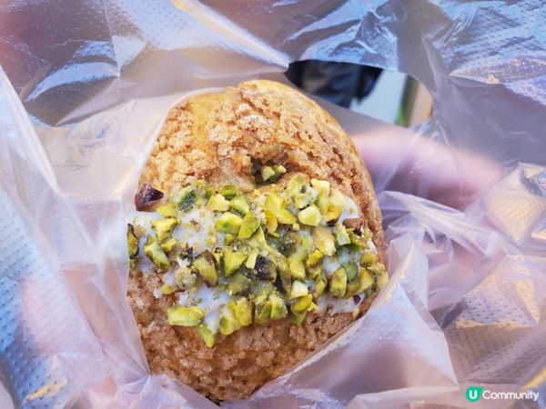 《幾飽都要食甜品 : 嘉多娜開心果泡芙》