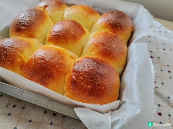 紅莓忌廉芝士餐包