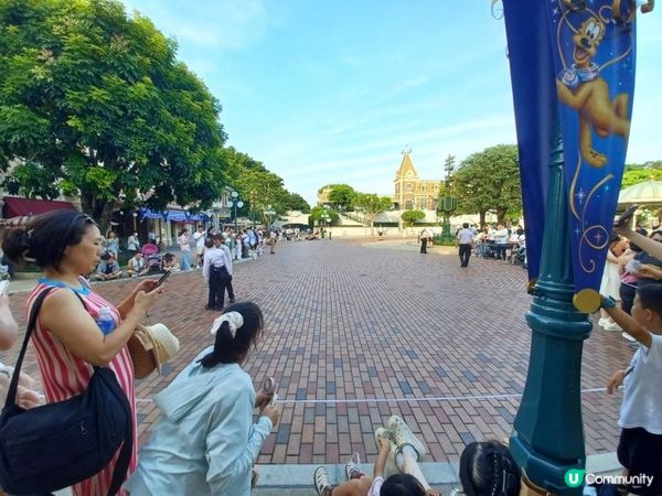 香港迪士尼樂園度假區20周年奇妙派對巡遊煙火表演