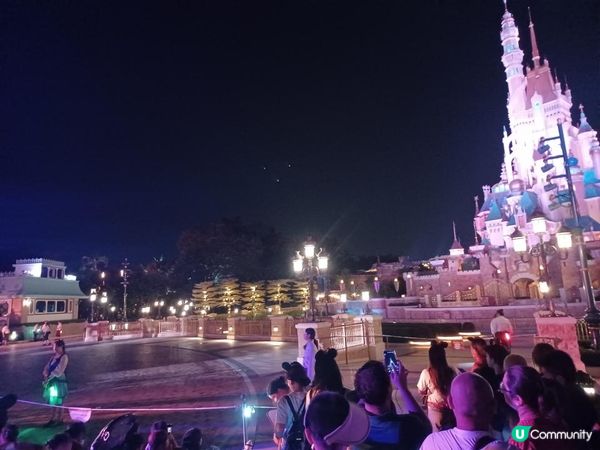 香港迪士尼樂園度假區20周年奇妙派對巡遊煙火表演