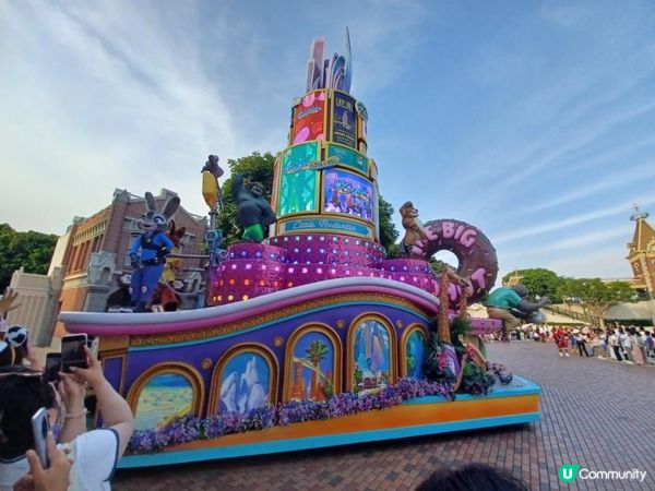 香港迪士尼樂園度假區20周年奇妙派對巡遊煙火表演