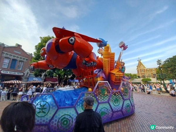 香港迪士尼樂園度假區20周年奇妙派對巡遊煙火表演