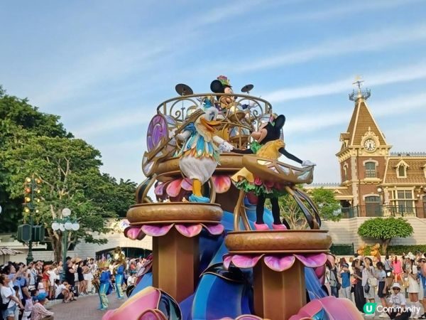 香港迪士尼樂園度假區20周年奇妙派對巡遊煙火表演