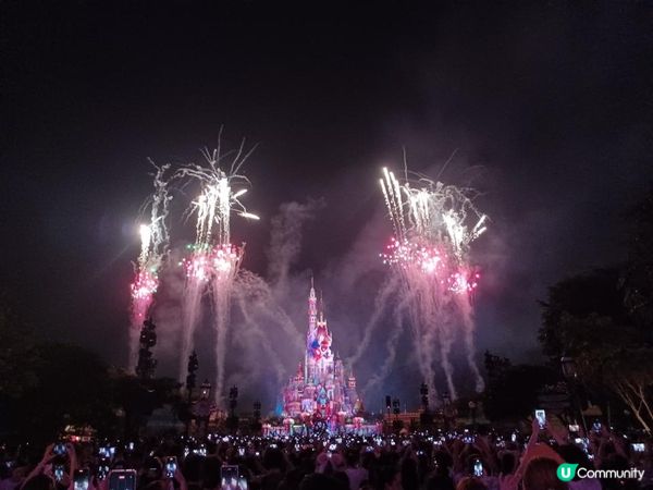 香港迪士尼樂園度假區20周年奇妙派對巡遊煙火表演