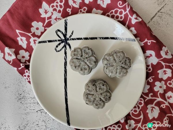 冰皮黑芝麻蛋糕