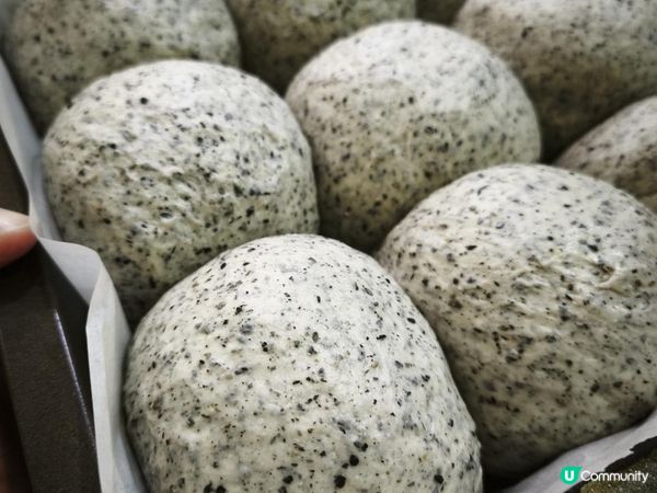 黑芝麻麵包