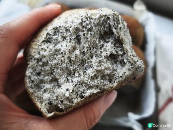 黑芝麻麵包