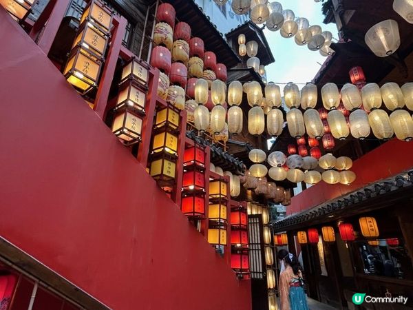 深圳長安亭院火鍋｜一秒入大唐！紅燈籠 + 油紙傘古風庭院