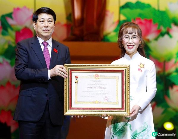 越捷創辦人阮氏芳草博士獲頒越南勞工英雄稱號