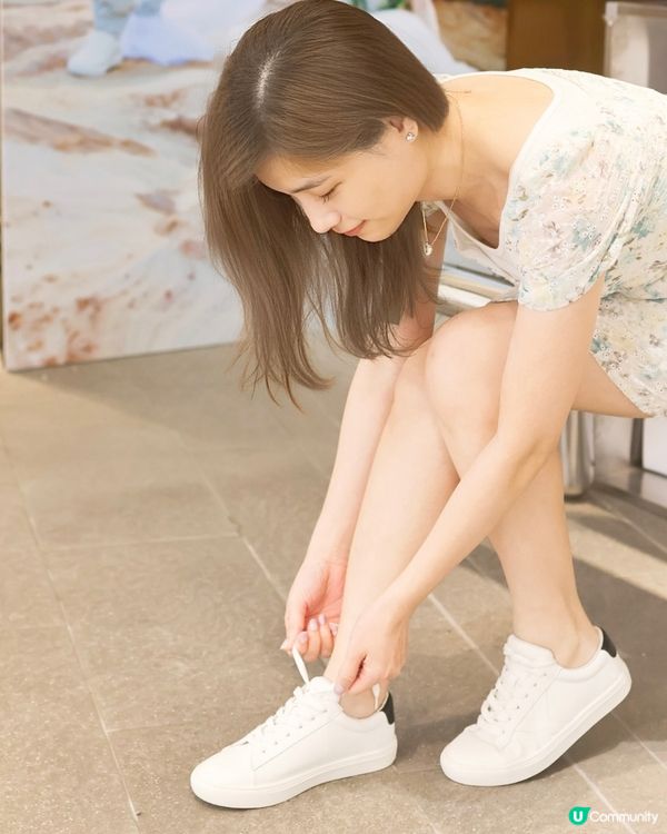 超輕型格小白鞋登陸誠品