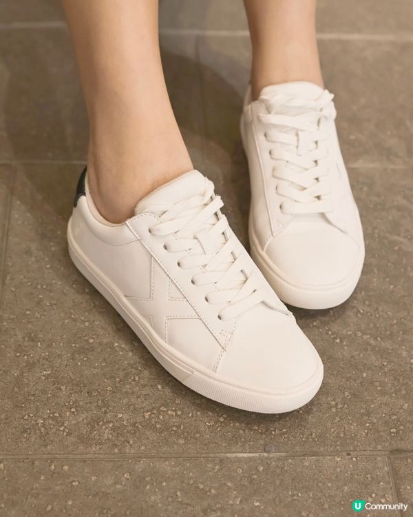 超輕型格小白鞋登陸誠品