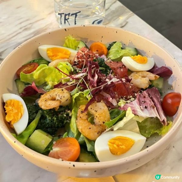 鮮蝦雞蛋，牛油果，雜菜沙律