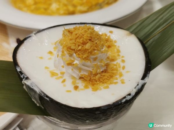 🥢 無敵打卡嘅甜品造型呀,好似杯椰子雪糕咁用個椰子殼裝住,下...