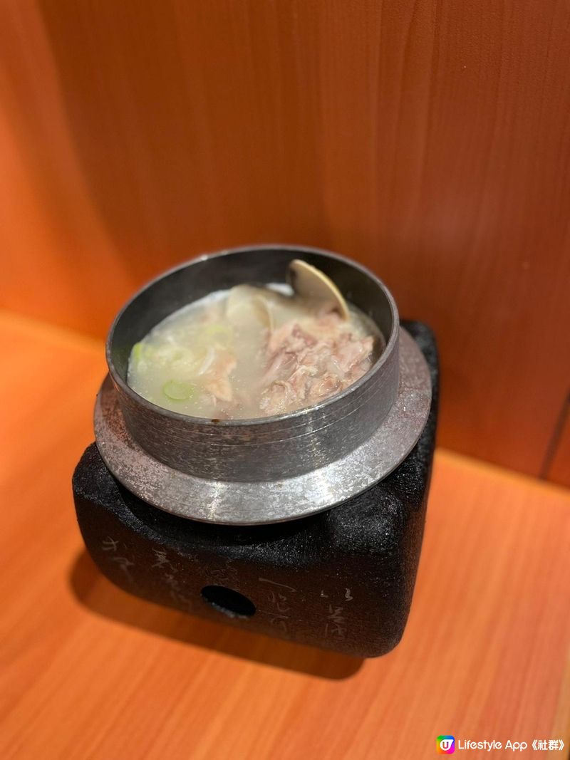 冬天梗係要食返一個熱湯，呢個日式嘅蜆肉湯，食落去就會覺得個湯...