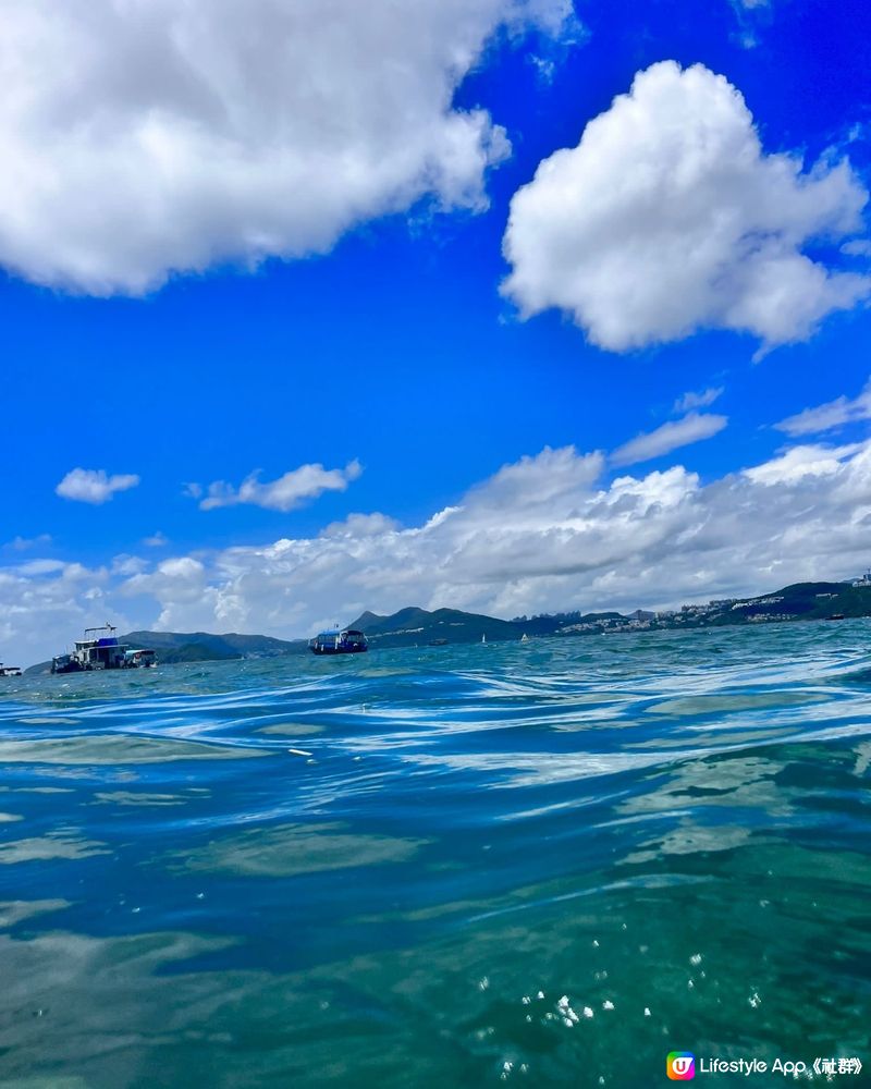 在香港浮潛