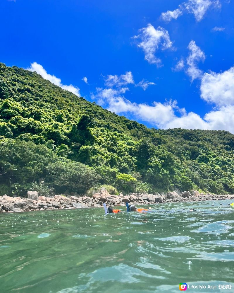 在香港浮潛