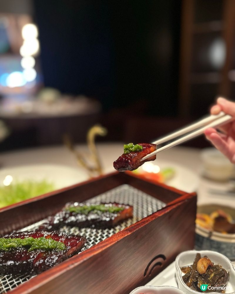 「野湖南·灧」位於深圳灣一帶，走中高檔路線湘菜(即是湖南菜)...