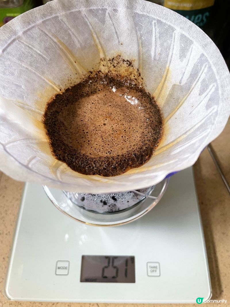 Pour Over ：磨15g咖啡豆，用V60沖