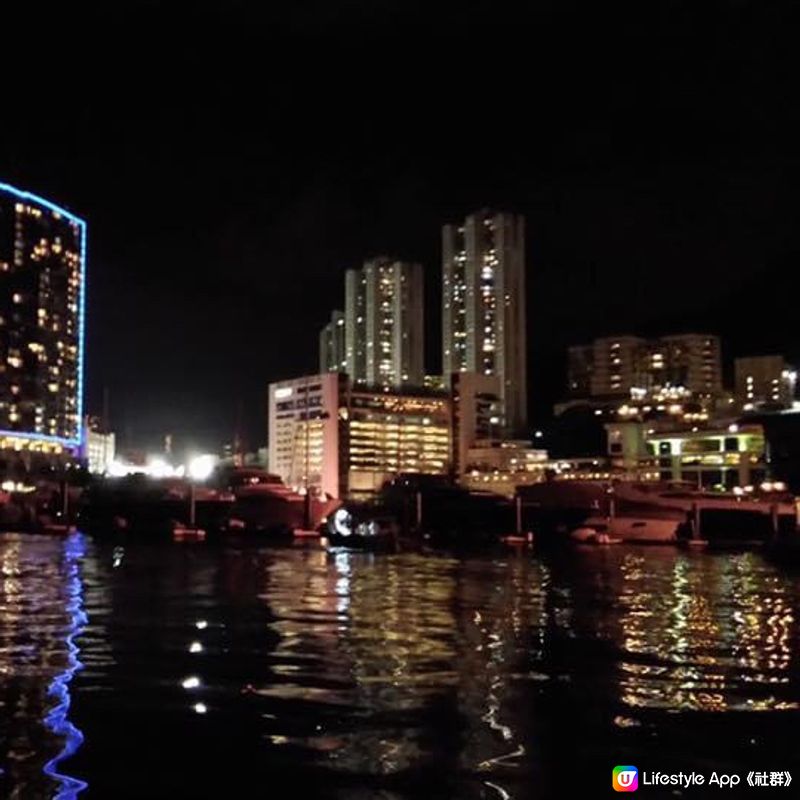 香港嘅夜景真係冠絕全球,就算簡簡單單嘅地方都可以影到咁靚嘅夜...