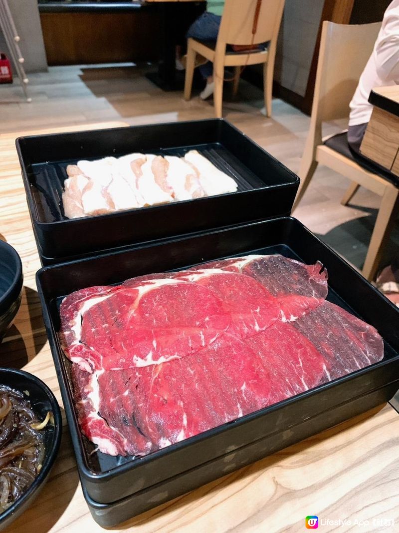 台灣 新北市新莊 壽喜燒一丁二代目 肉、蔬菜、飲品、甜點無限吃到飽 平日HKD$ 139，假日HKD$ 156