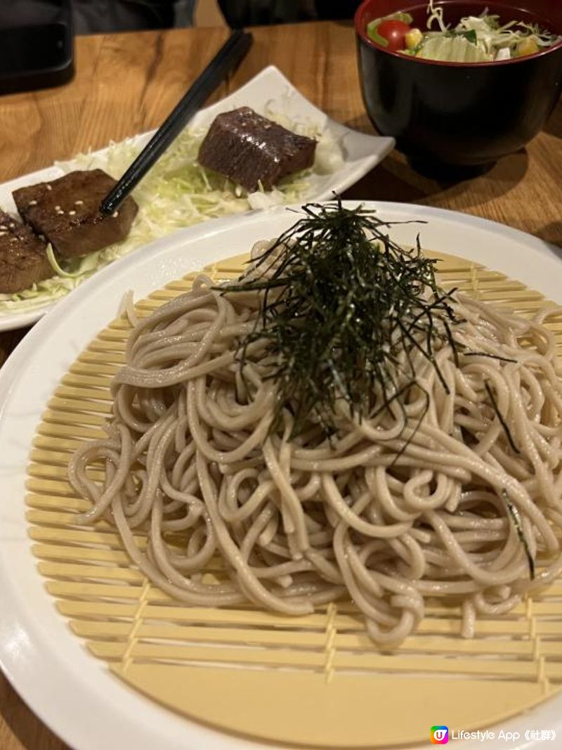 北角家庭式日式居酒屋，地方小小但提供多款食物