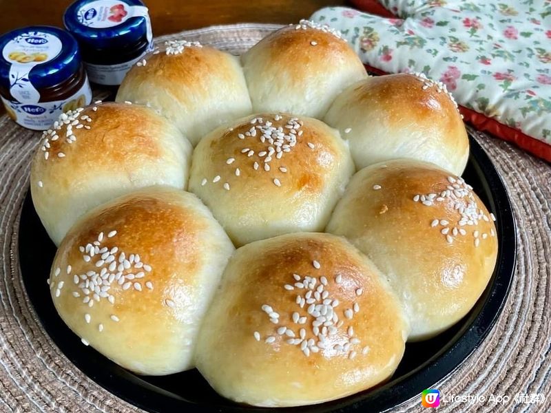 早醒瞓唔番，焗了牛奶🥛小餐包🍞做早餐！