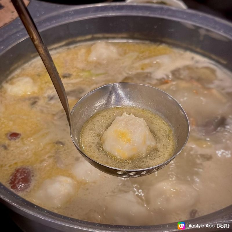 必點招牌滋潤椰子雞火鍋湯底🐥🥥